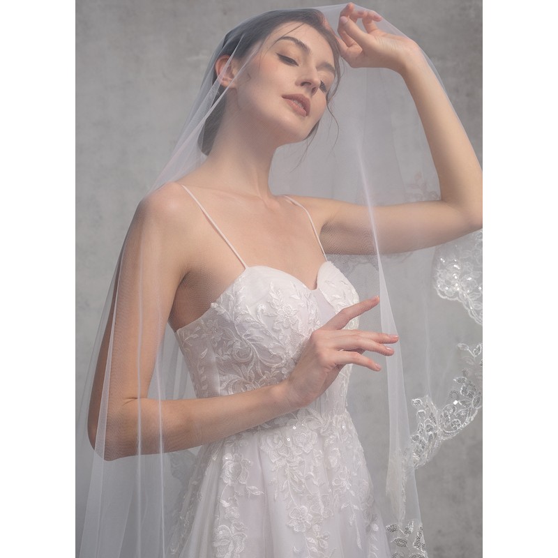 One-tier Lace Applique Edge Cathedral Bridal Veils With Lace