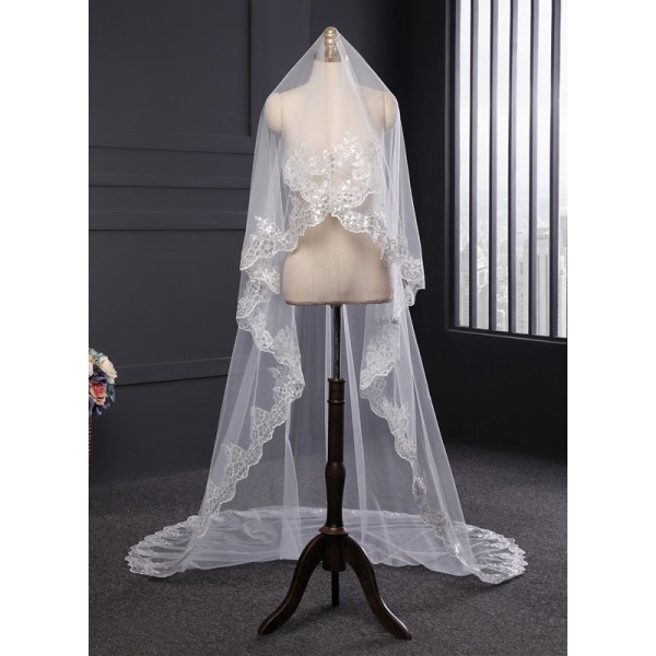 One-tier Lace Applique Edge Cathedral Bridal Veils With Lace