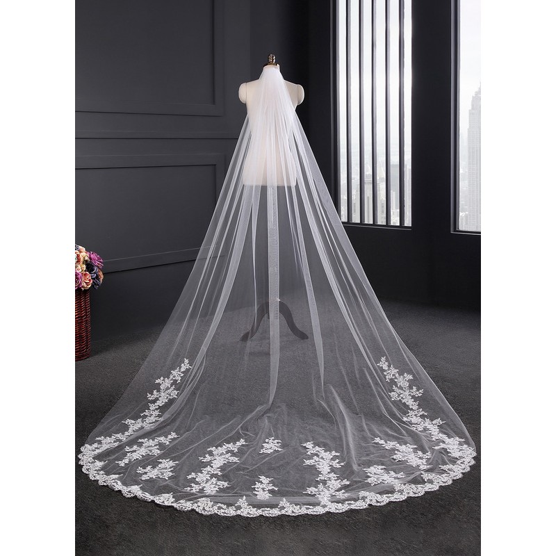 One-tier Lace Applique Edge Cathedral Bridal Veils With Lace