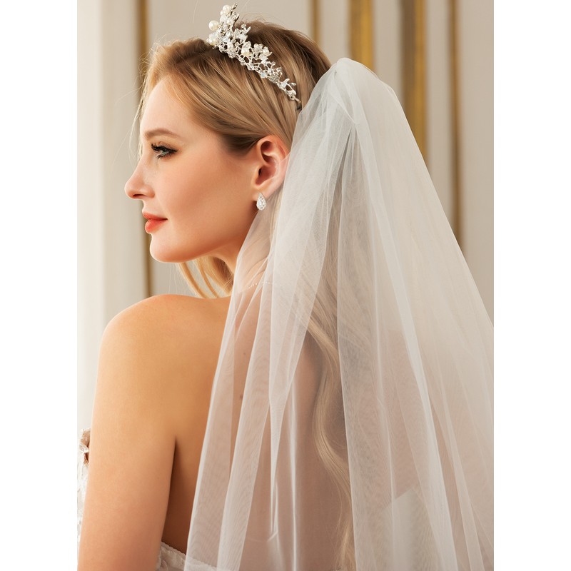 One-tier Lace Applique Edge Cathedral Bridal Veils With Lace