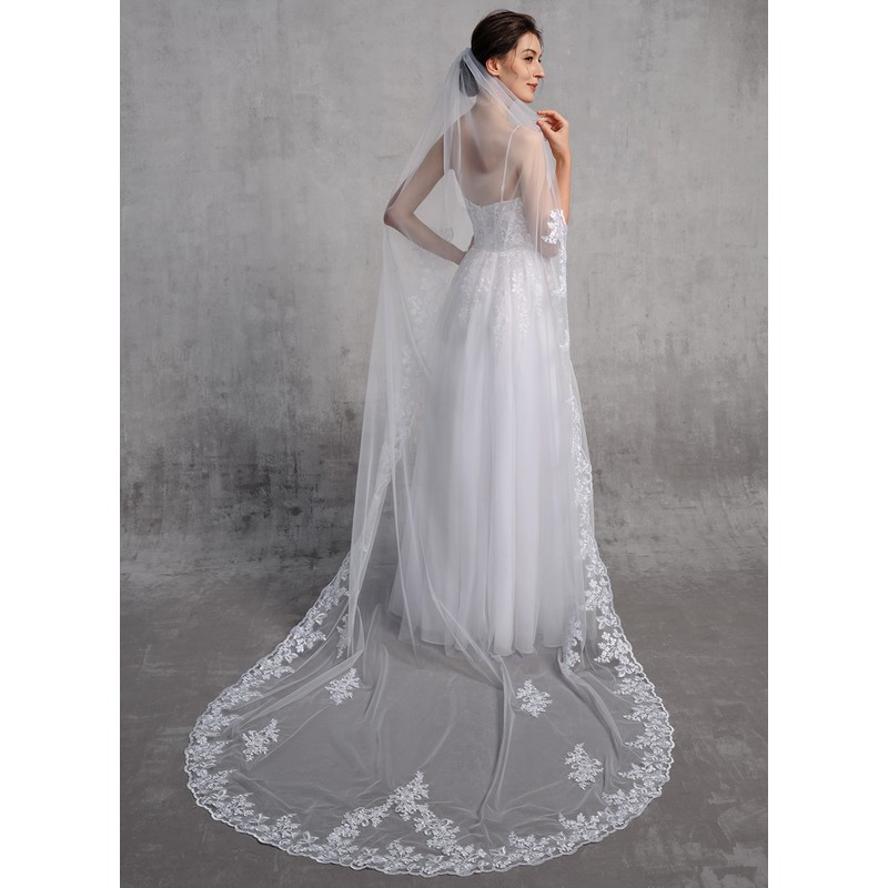 One-tier Lace Applique Edge Chapel Bridal Veils With Lace