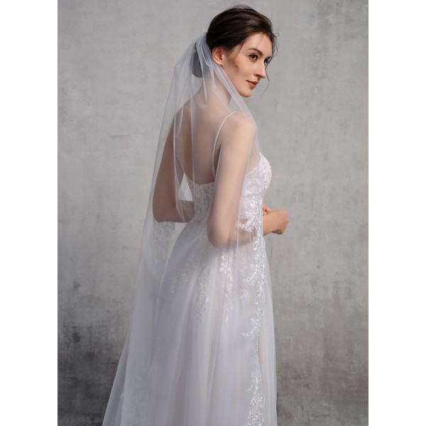 One-tier Lace Applique Edge Chapel Bridal Veils With Lace