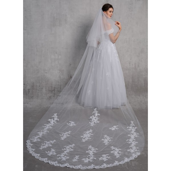 Two-tier Lace Applique Edge Cathedral Bridal Veils With Lace