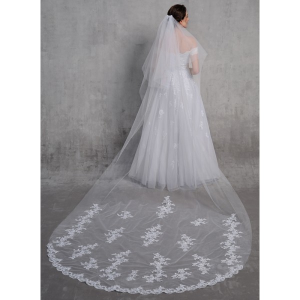 Two-tier Lace Applique Edge Cathedral Bridal Veils With Lace