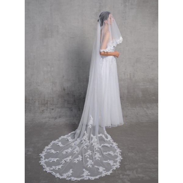 Two-tier Lace Applique Edge Chapel Bridal Veils With Lace