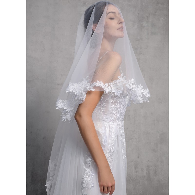 Two-tier Lace Applique Edge Chapel Bridal Veils With Lace