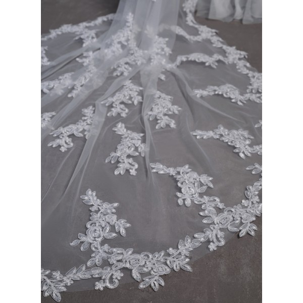 Two-tier Lace Applique Edge Chapel Bridal Veils With Lace