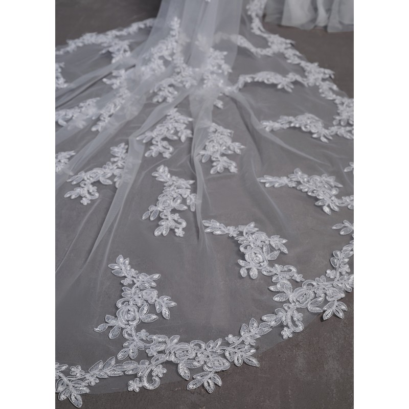 Two-tier Lace Applique Edge Chapel Bridal Veils With Lace