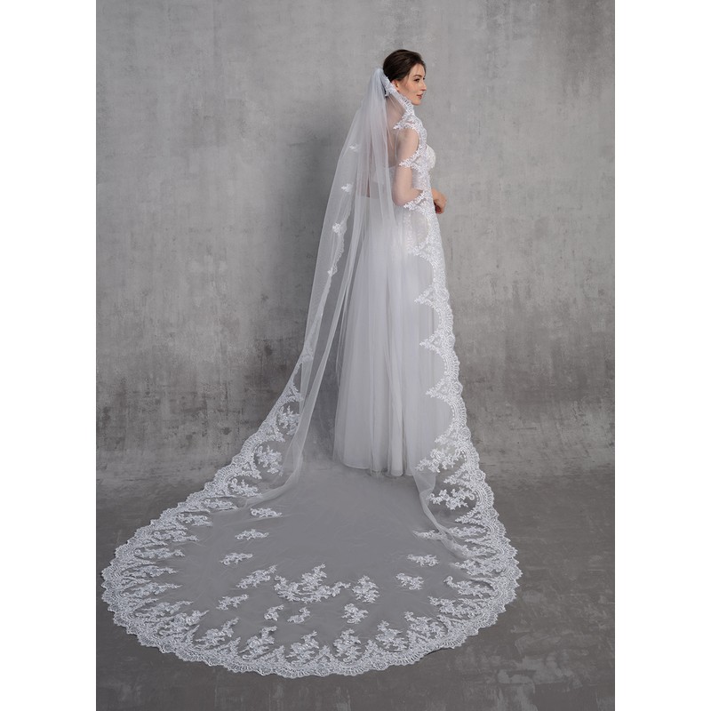 One-tier Lace Applique Edge Cathedral Bridal Veils With Lace