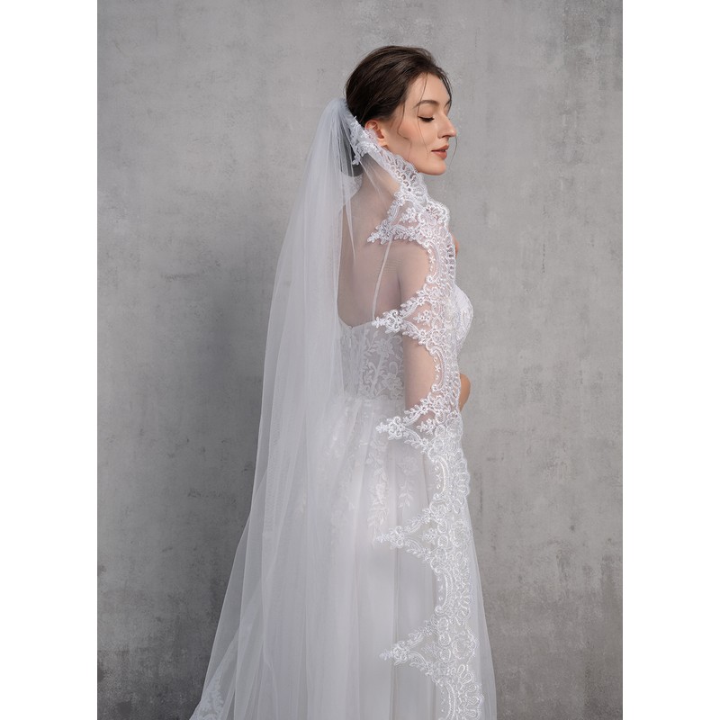 One-tier Lace Applique Edge Cathedral Bridal Veils With Lace