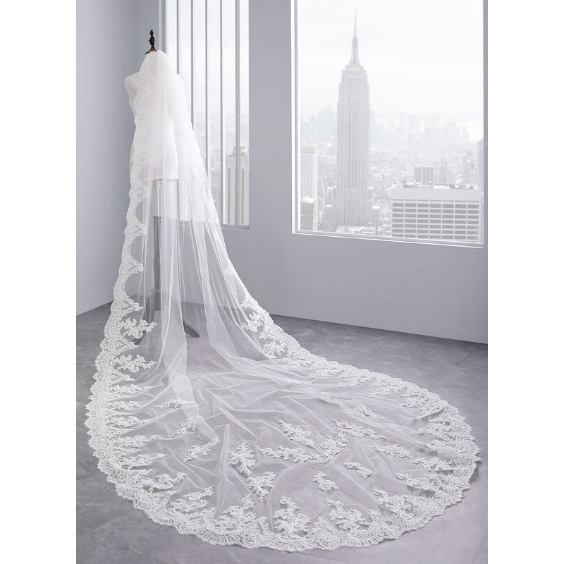 One-tier Lace Applique Edge Cathedral Bridal Veils With Lace