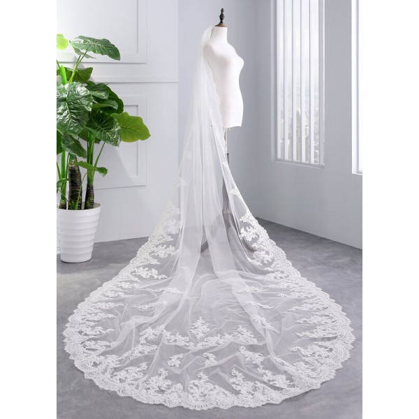 One-tier Lace Applique Edge Cathedral Bridal Veils With Lace