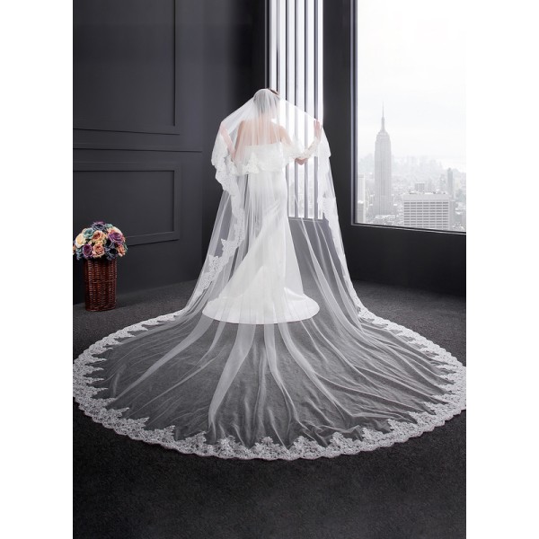 Two-tier Lace Applique Edge Cathedral Bridal Veils With Lace