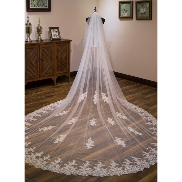 Two-tier Lace Applique Edge Cathedral Bridal Veils With Lace