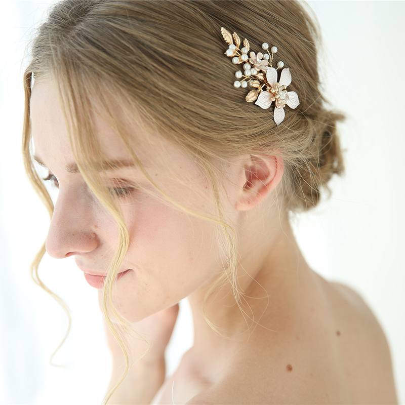 Combs & Barrettes/Headpiece Beautiful With Venetian Pearl (Sold in single piece)