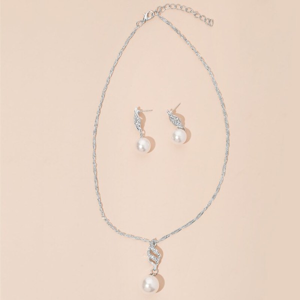 Ladies' Elegant Alloy With Irregular Rhinestone Jewelry Sets