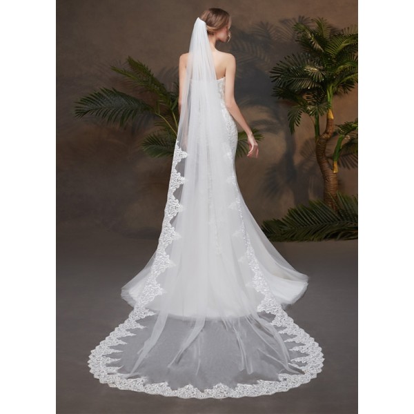 One-tier Lace Applique Edge Chapel Bridal Veils With Lace