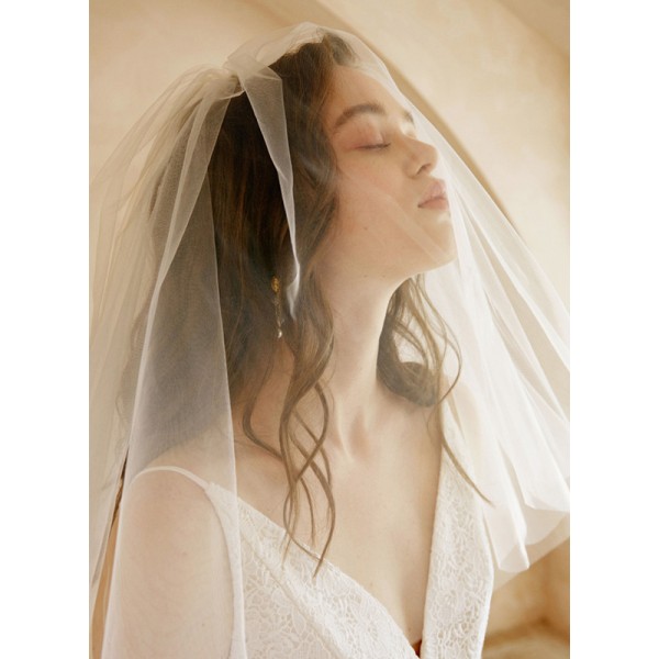 Two-tier Cut Edge Shoulder Veils