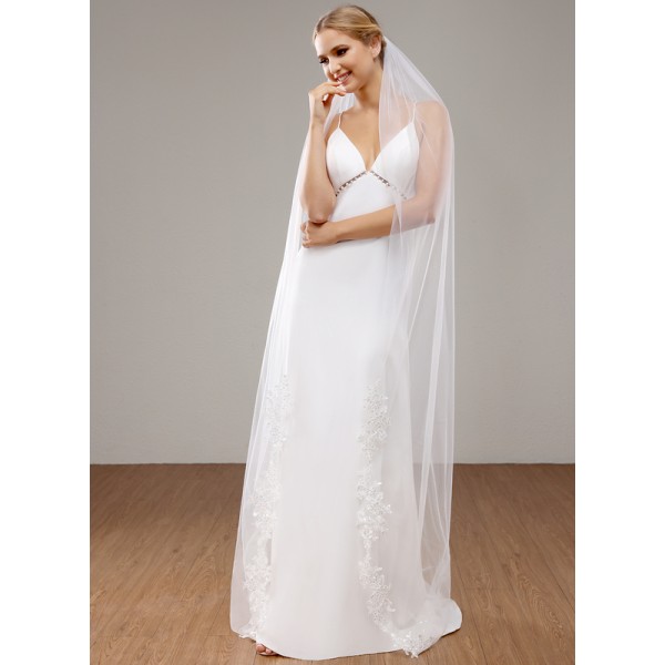 One-tier Lace Applique Edge Chapel Bridal Veils With Lace