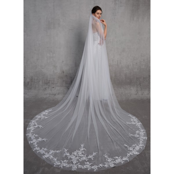 One-tier Lace Applique Edge Cathedral Bridal Veils With Lace