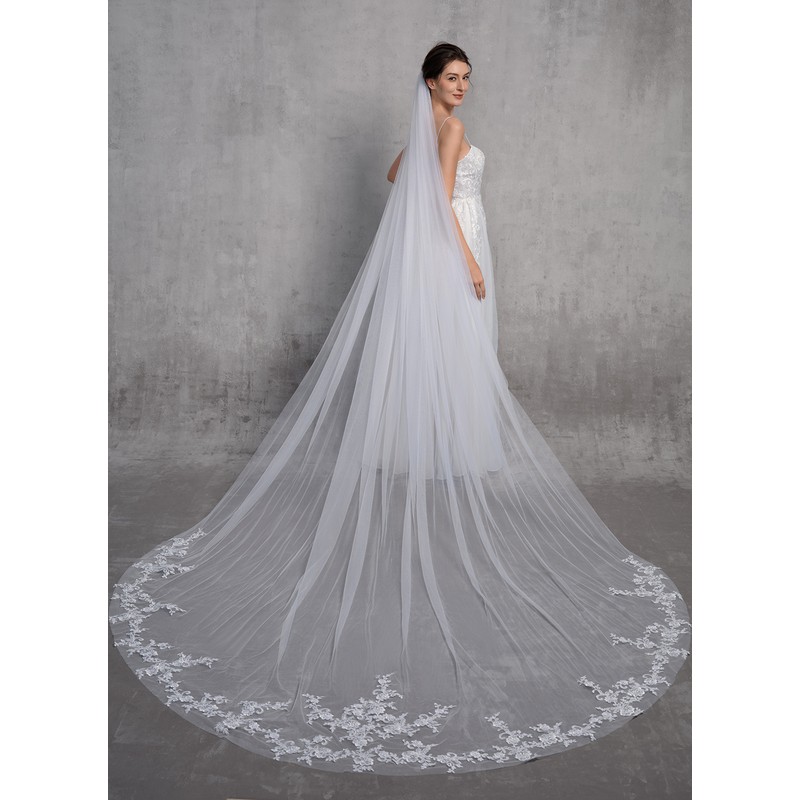 One-tier Lace Applique Edge Cathedral Bridal Veils With Lace