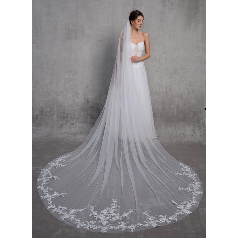 One-tier Lace Applique Edge Cathedral Bridal Veils With Lace