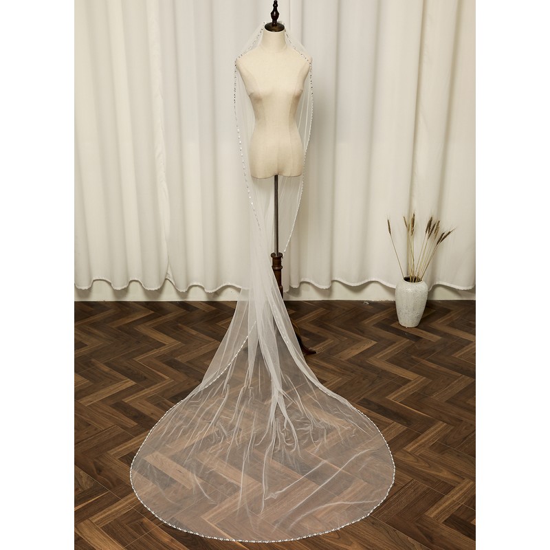 One-tier Beaded Edge Chapel Bridal Veils With Rhinestones