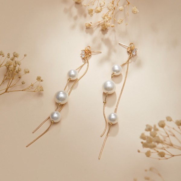 Ladies' Elegant Alloy With Irregular Pearl Earrings