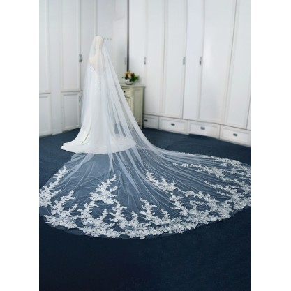 Two-tier Lace Applique Edge Cathedral Bridal Veils With Lace