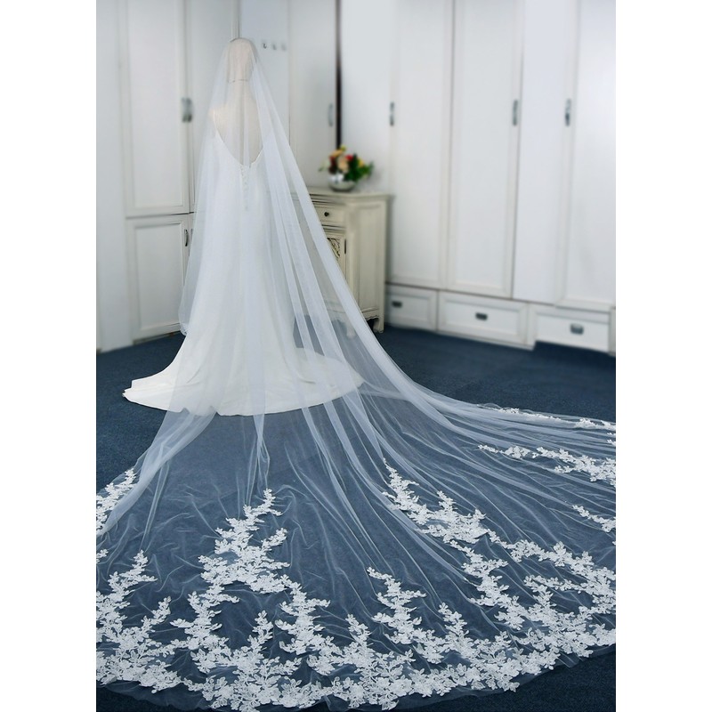 Two-tier Lace Applique Edge Cathedral Bridal Veils With Lace