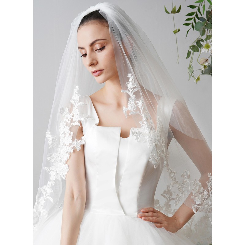 Two-tier Lace Applique Edge Fingertip Bridal Veils With Lace