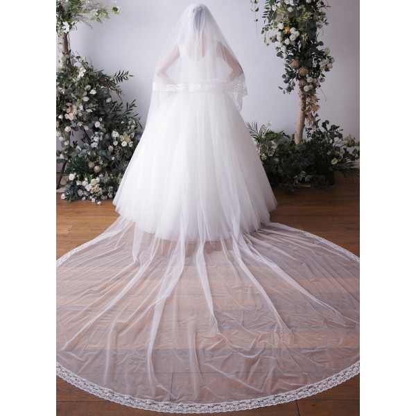 Two-tier Lace Applique Edge Cathedral Bridal Veils With Lace