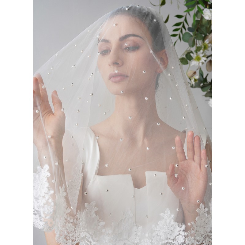 Two-tier Lace Applique Edge Fingertip Bridal Veils With Faux Pearl/Lace