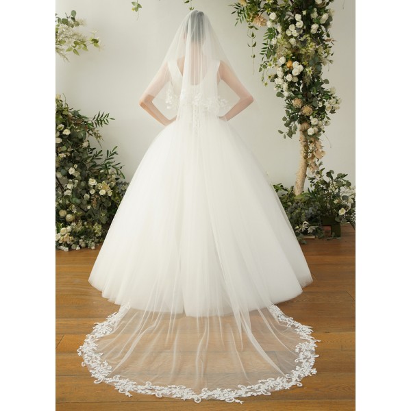 Two-tier Lace Applique Edge Chapel Bridal Veils With Lace