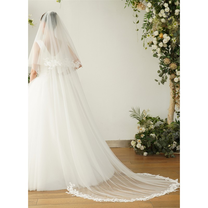 Two-tier Lace Applique Edge Chapel Bridal Veils With Lace