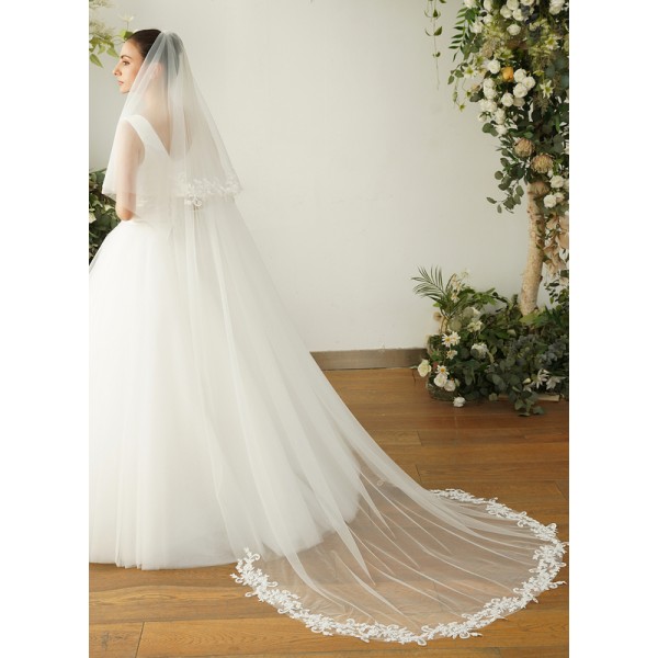 Two-tier Lace Applique Edge Chapel Bridal Veils With Lace