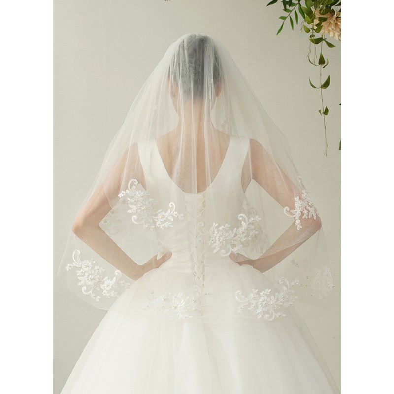 Two-tier Cut Edge Fingertip Bridal Veils With Lace