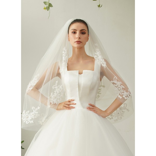 Two-tier Cut Edge Fingertip Bridal Veils With Lace