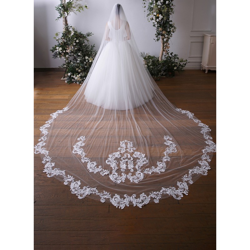 One-tier Lace Applique Edge Cathedral Bridal Veils With Lace