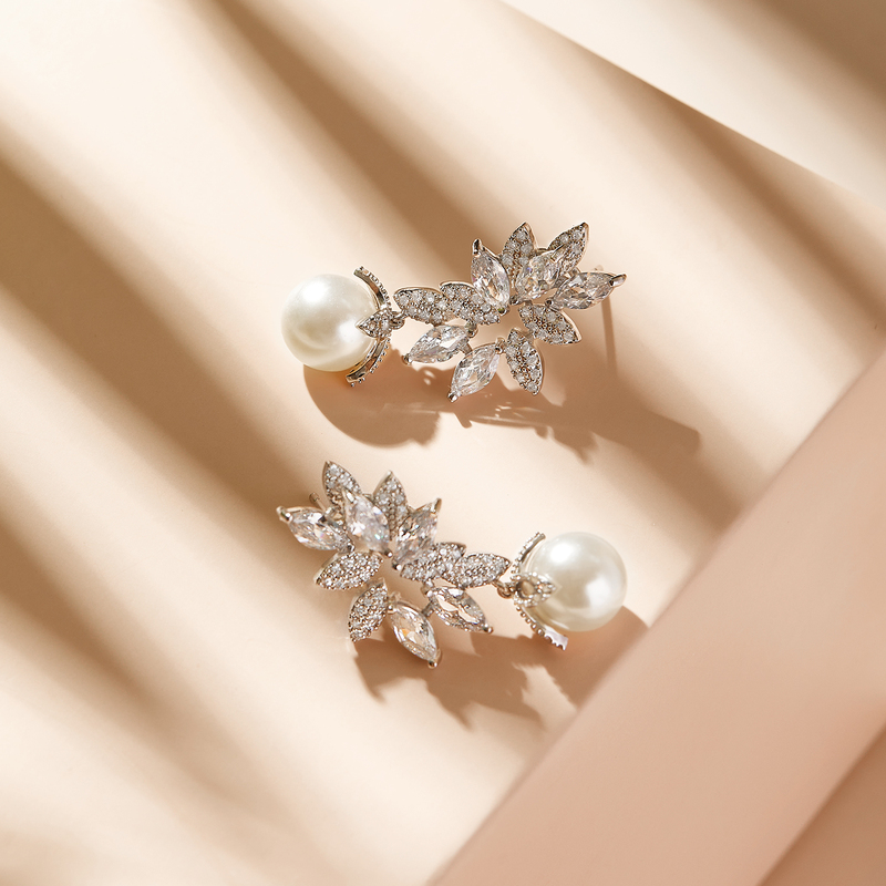 Elegant Alloy With Irregular Rhinestone Earrings