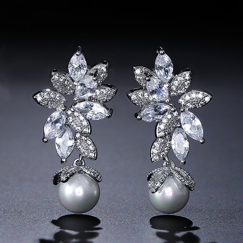 Elegant Alloy With Irregular Rhinestone Earrings