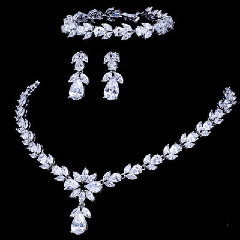 Luxurious Alloy With Irregular Rhinestone/Cubic Zirconia Jewelry Sets