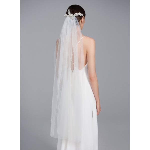 One-tier Cut Edge Waltz Bridal Veils With Rhinestones/Faux Pearl