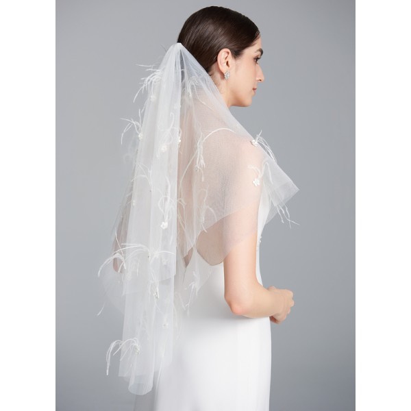 One-tier Cut Edge Fingertip Bridal Veils With Lace