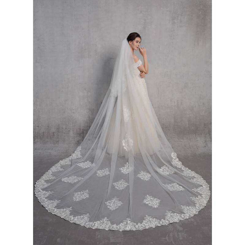 Two-tier Lace Applique Edge Cathedral Bridal Veils With Lace