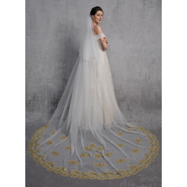 Two-tier Lace Applique Edge Cathedral Bridal Veils With Lace