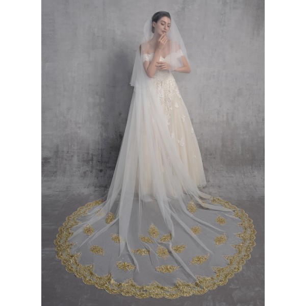 Two-tier Lace Applique Edge Cathedral Bridal Veils With Lace