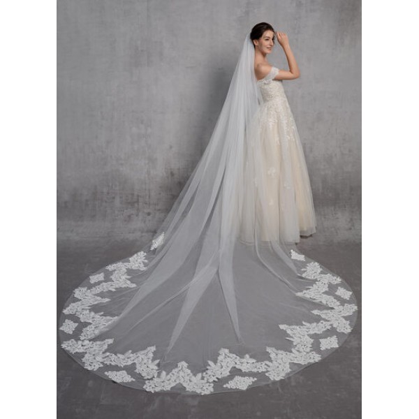 One-tier Lace Applique Edge Cathedral Bridal Veils With Lace