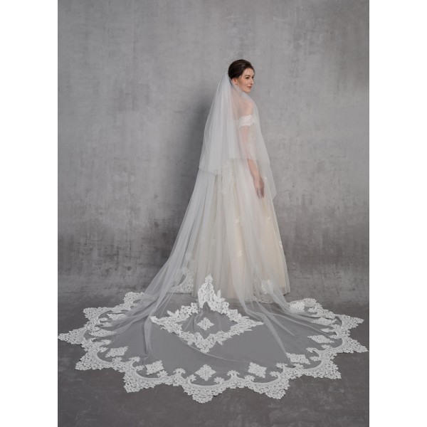 Two-tier Lace Applique Edge Cathedral Bridal Veils With Lace