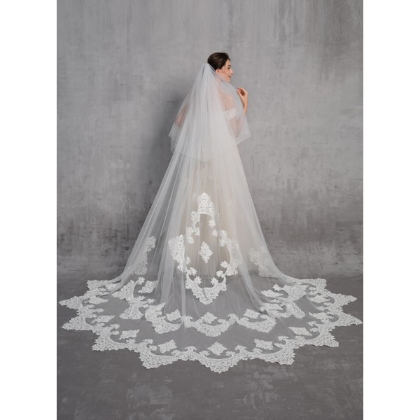 Two-tier Lace Applique Edge Cathedral Bridal Veils With Lace